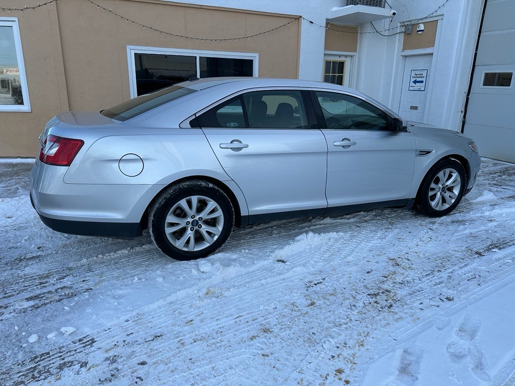 2010 Ford Taurus SEL