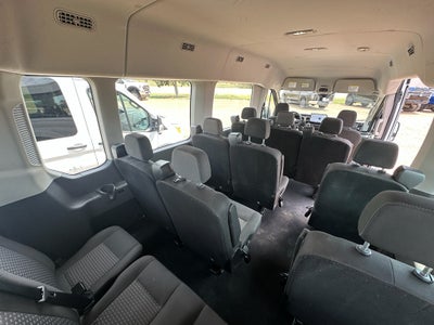 2022 Ford Transit Wagon XLT