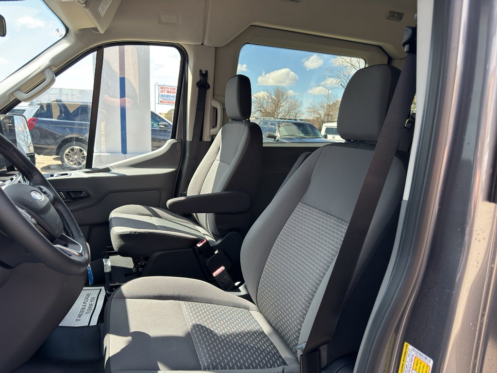 2026 Ford Transit Wagon XLT
