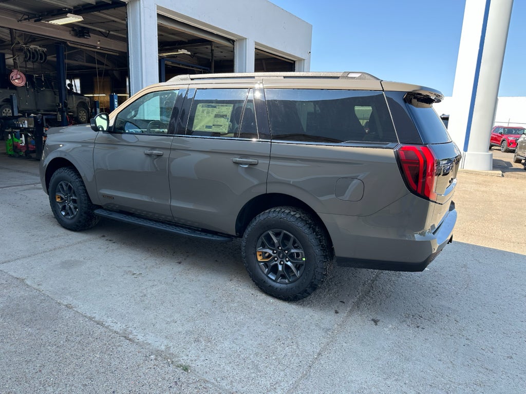 2027 Ford Expedition Tremor