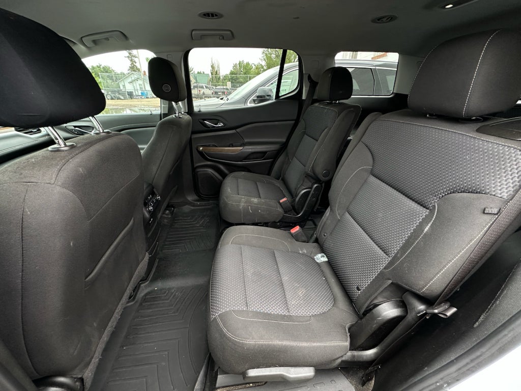 2022 GMC Acadia SLE