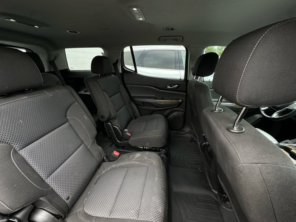 2022 GMC Acadia SLE