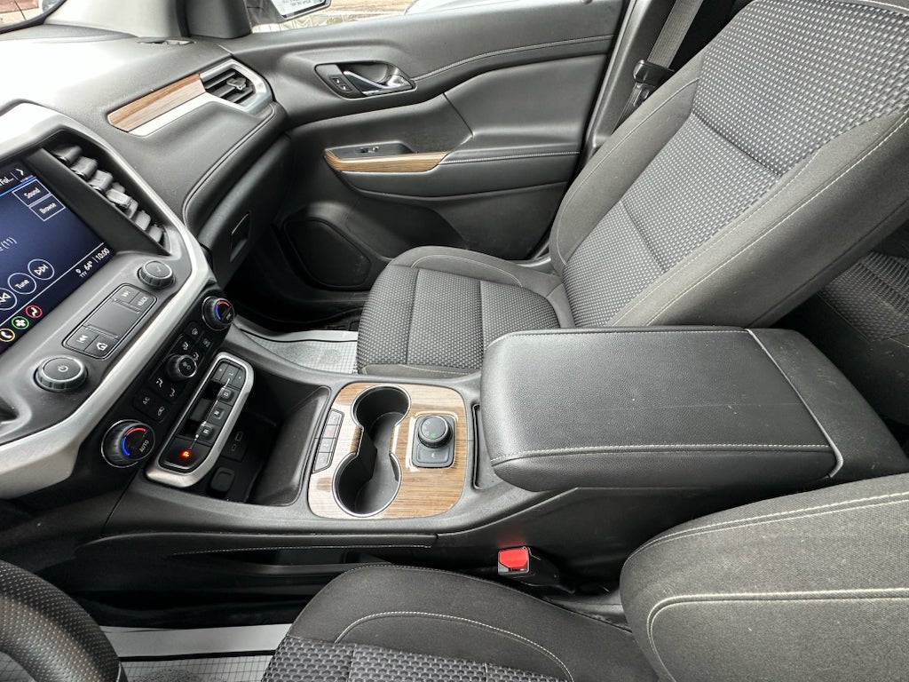 2022 GMC Acadia SLE