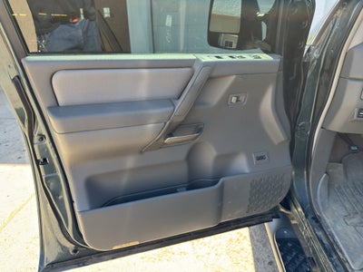 2005 Nissan Titan LE