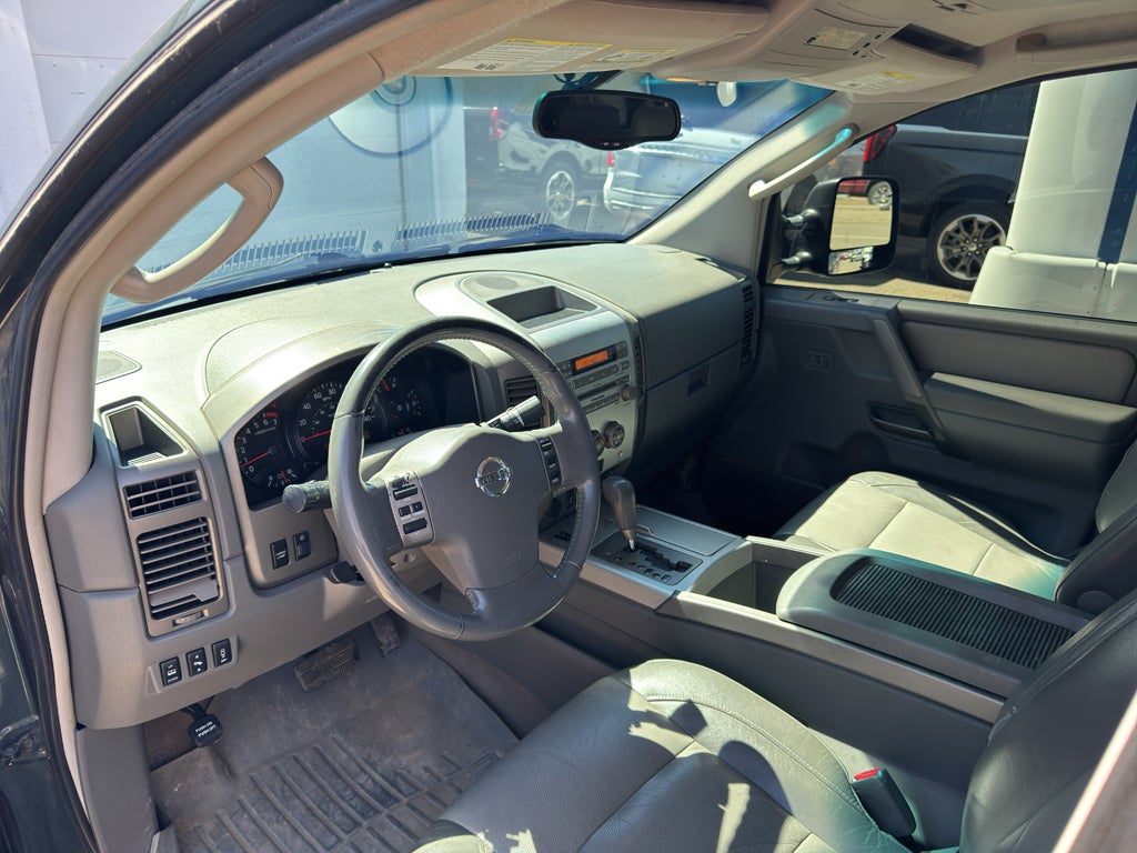 2005 Nissan Titan LE