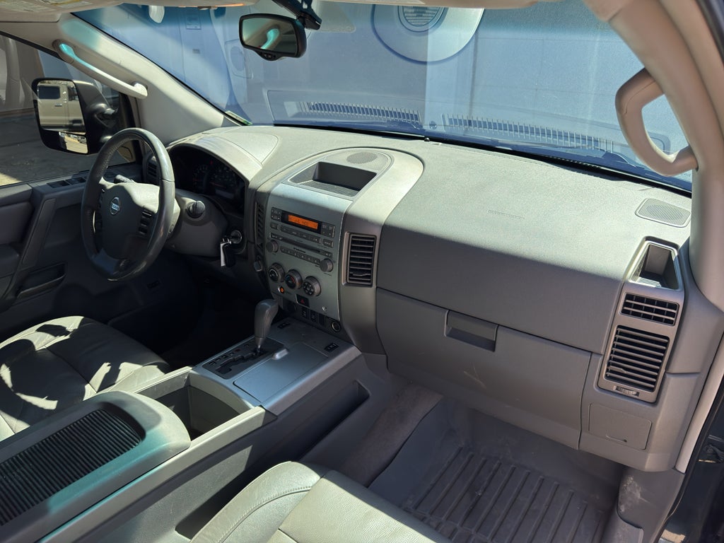 2005 Nissan Titan LE
