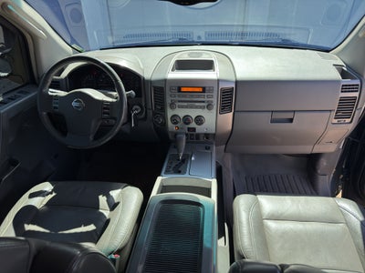 2005 Nissan Titan LE