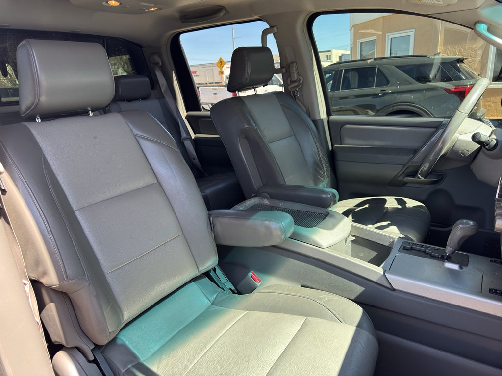 2005 Nissan Titan LE