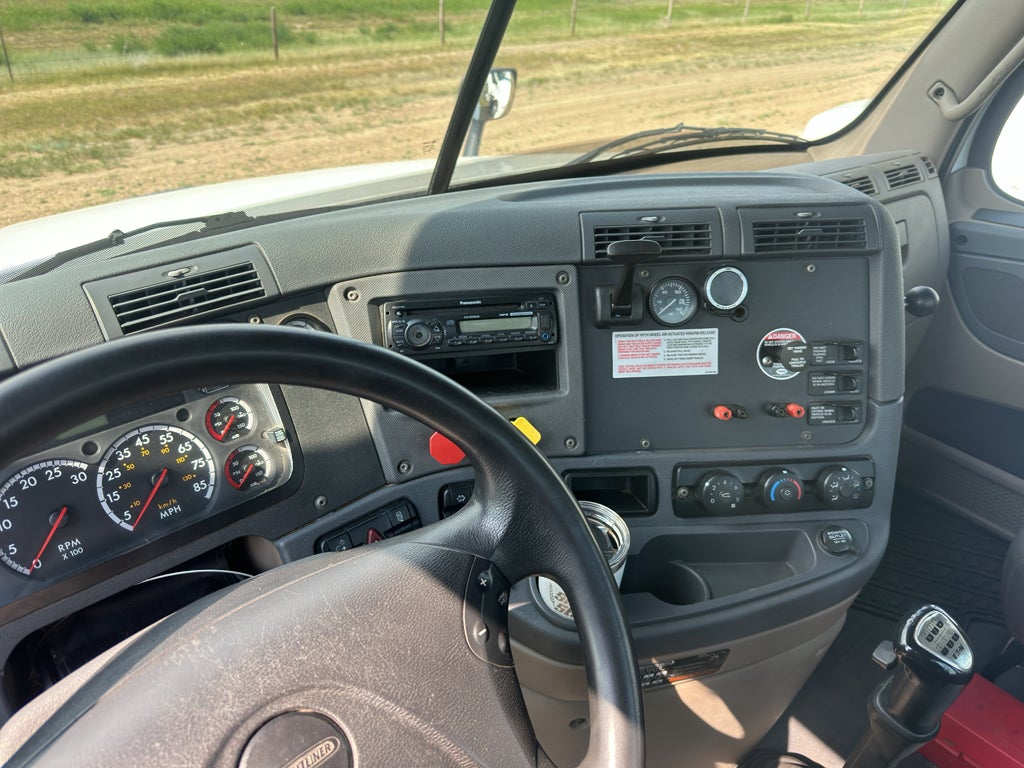 2015 Freightliner Cascadia 125 125